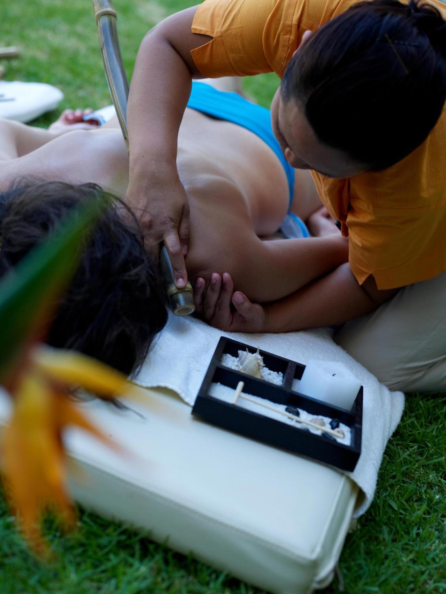 ホテル ロドス パラディウム レジャー ＆ ウェルネス Kallithéa エクステリア 写真 Thai massage