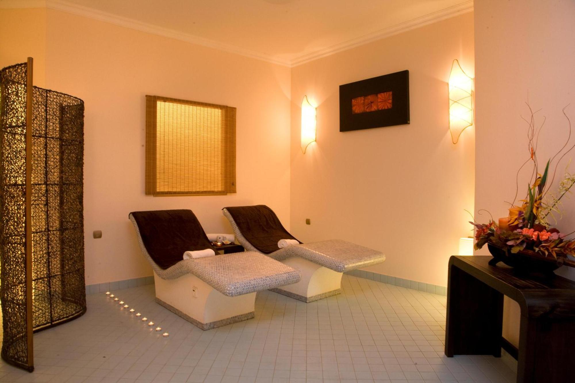 ホテル ロドス パラディウム レジャー ＆ ウェルネス Kallithéa エクステリア 写真 A relaxation room